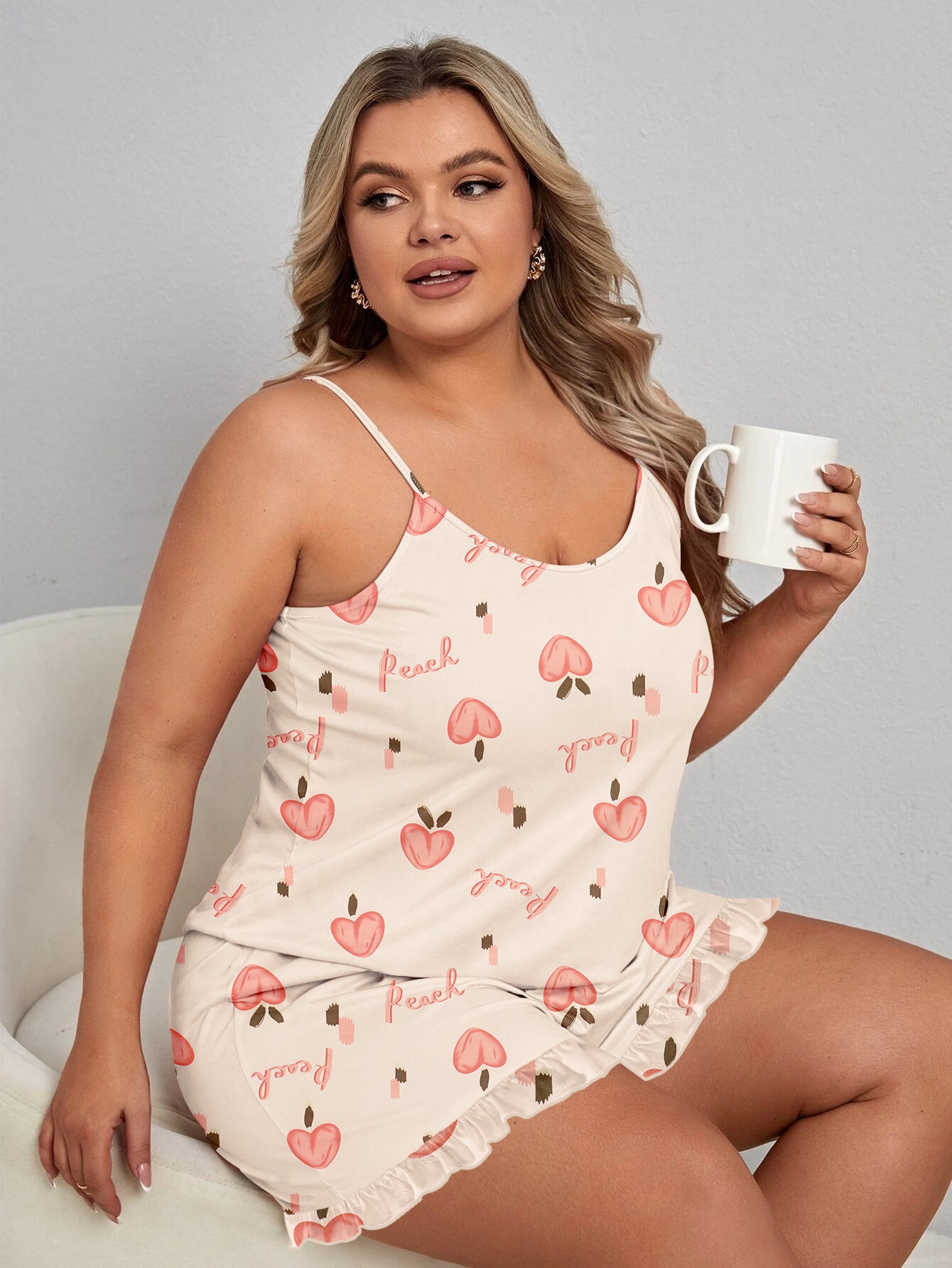 Women's Plus Size Peach Print Round Neck Cami Top & Ruffle Trim Shorts Lounge 2 Piece Pajama Set