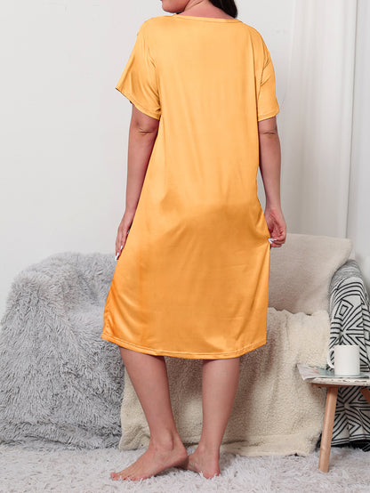 Women's Plus Size Casual Nightdress with Eyelash & Slogan Print, Short Sleeve Round Neck Sleep Dress